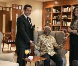 Nicolas Sarkozy et Carla Bruni rencontrent Nelson Mandella