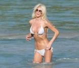 La jolie Victoria Silvstedt en vacances à Saint-Barthelemy, le 4 janvier 2010. 