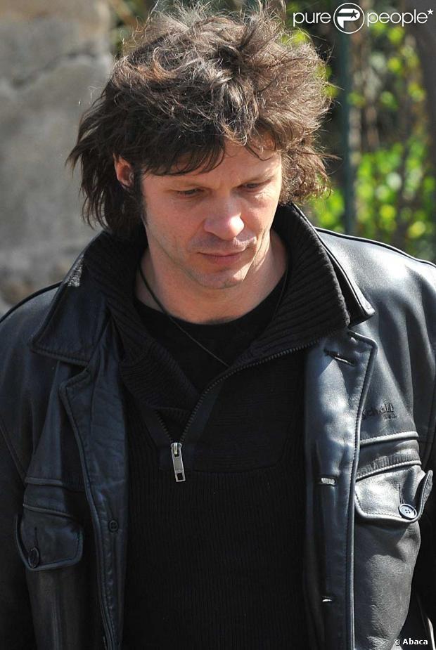 Bertrand Cantat à l'enterrement d'Alain Bashung en mars 2009