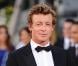 Regardez Simon Baker, The Mentalist : "Le titre de l'homme le plus sexy ? C'est marrant... mais ça embarrasse beaucoup ma fille !"