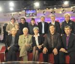 Jacques Perrin entouré de ses fils, Michel Drucker, Renaud, Claudie Haignère, Christophe Barratier à l'enregistrement de 