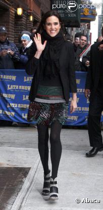 Jennifer Connelly parfaite dans un look Balenciaga dont elle est l'ambassadrice.