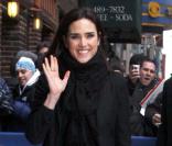 Jennifer Connelly parfaite dans un look Balenciaga dont elle est l'ambassadrice.  