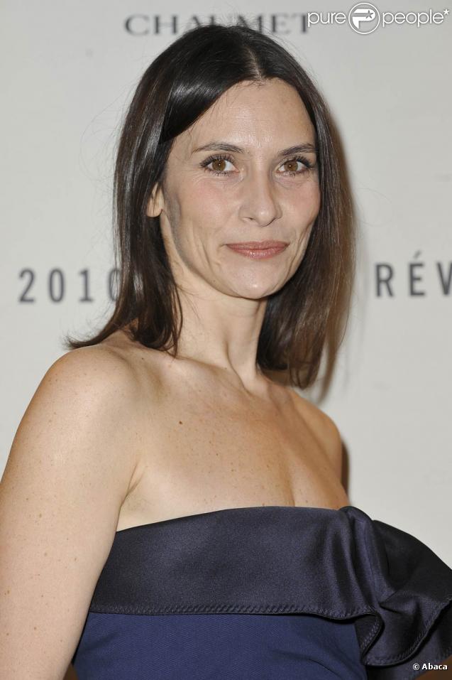 La très élégante Géraldine Pailhas à l'occasion du dîner-cocktail organisé par la maison Chaumet pour les Révélations des César 2010, à l'hôtel Meurice, le 18 janvier 2010.
