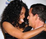 Kelly Rowland était complètement survoltée et n'a pas arrêté de remercier son ami et maquilleur Scott Barnes lors du lancement du livre About Face de Scott Barnes, le maquilleur des stars, à l'Hôtel Provocateur à New York le 20 janvier 2010