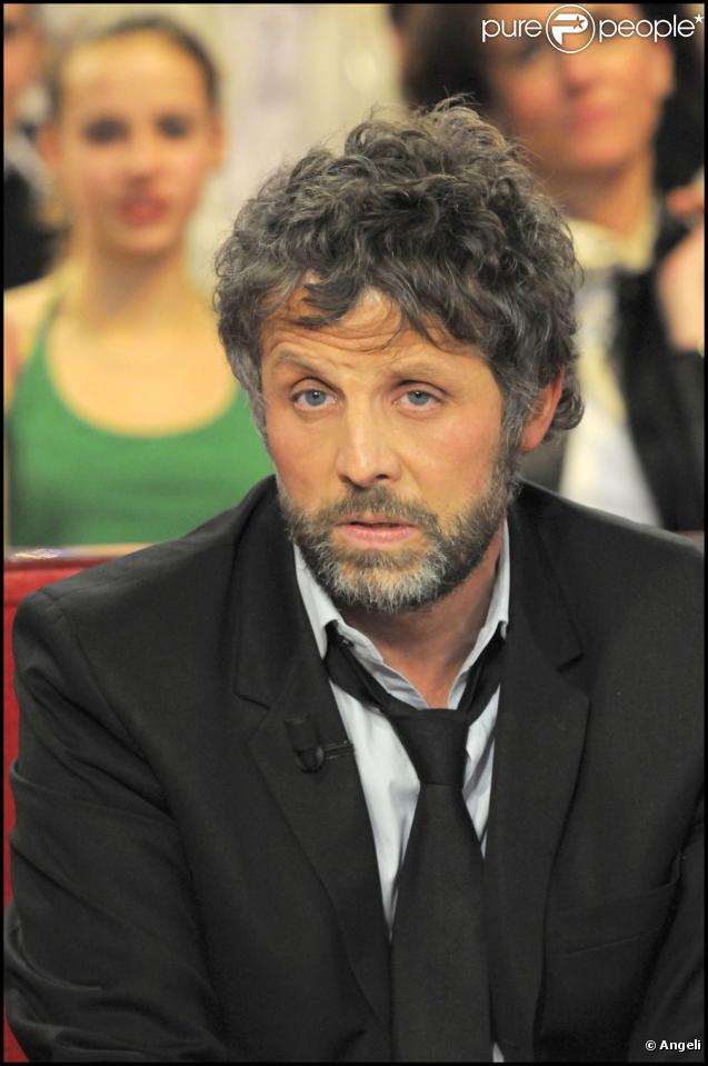 Stéphane Guillon lors de l'enregistrement de l'émission Vivement dimanche, diffusée le 24 janvier sur France 2