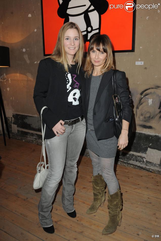 Natacha Régnier et Axelle Laffont lors du vernissage de l'exposition Hi Panda by Ji-Ji, le 25 janvier 2010 au Art Club du Palais de Tokyo.
