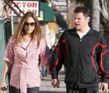 Nick Lachey et Vanessa Minnillo tellement amoureux dans les rues de Studio City à Los Angeles