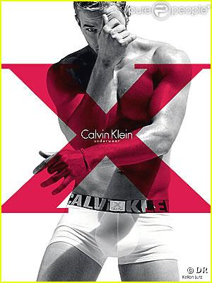 Kellan Lutz pour Calvin Klein