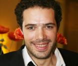 Nicolas Bedos met en scène la pièce  Promenade de santé , dès le 9 février, à La Pépinière, à Paris.