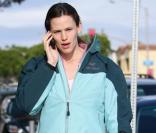 Jennifer Garner dans les rues de Santa Monica, parée contre la pluie