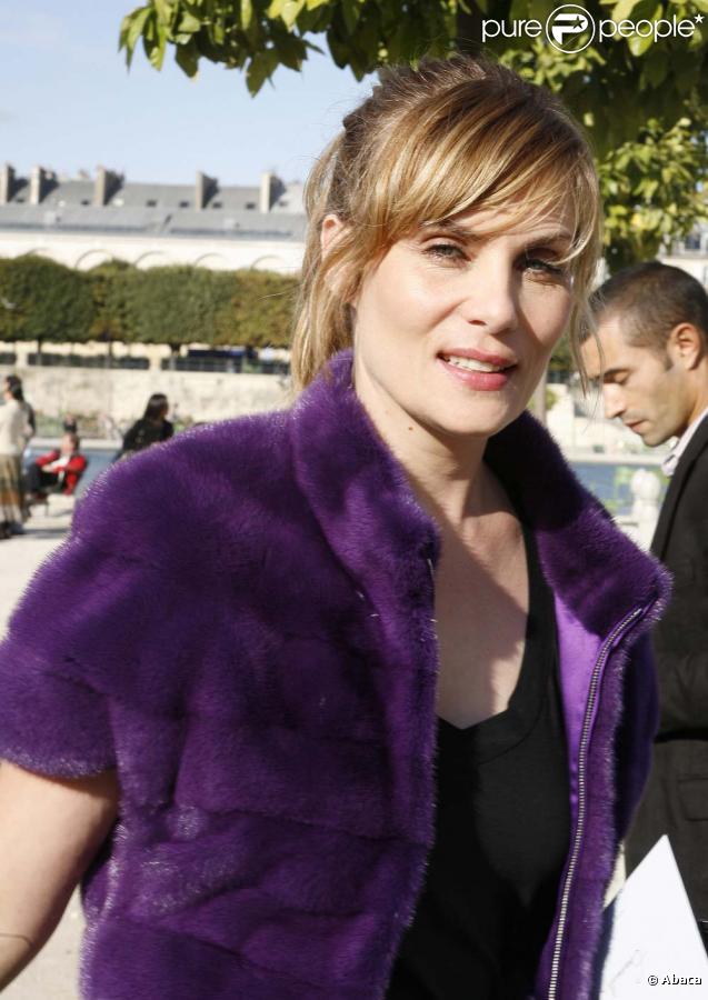 Emmanuelle Seigner sort son nouvel album,  Dingue , le 8 février 2010 !