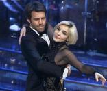 Quand Emmanuel Philibert de Savoie et Clotilde Courau dansent avec passion...