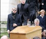 Lambert et Jean-Marie Wilson aux obsèques de leur père à l'Eglise Saint-Roch à Paris (8 février 2010)