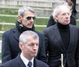 Lambert Wilson et Jean-Marie aux obsèques de George Wilson à l'Eglise Saint-Roch à Paris (8 février 2010)
