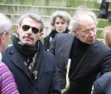 Lambert et Jean-Marie, très dignes dans la douleur, aux obsèques de George Wilson à l'Eglise Saint-Roch à Paris (8 février 2010)