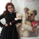 Quand la déjantée Helena Bonham Carter prête son image à une campagne choc...