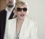 La popstar Madonna en visite au Brésil a rencontré le gouverneur de Sao Paulo José Serra, le 10 février 2010.