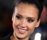 Jessica Alba à la première londonienne de Valentine's Day