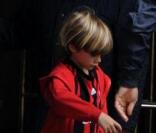 Les fils Beckham en Italie avec leur papa David. Le 11 février 2010. 