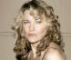La ravissante Lucy Lawless sur tapis rouge.