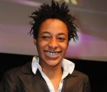 Shirley (prix de la meilleure comique) lors de la cérémonie des Trophées des Jeunes Talents, le 12 février 2010 au cinéma Elysées Biarritz.
