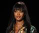 Naomi Campbell était une des amies du regrété Alexander. Et lors de son défilé The Fashion Relief, elle n'a pas hésité à lui rendre hômmage en ne faisant défiler ses mannequins et célébrités qu'en total look Alexander McQueen.