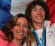 Déborah Anthonioz médaille d'argent du snowboardcross à l'occasion des J.O. de Vancouver, ici avec Tony Ramoin, médaille de bronze du snowboardcross masculin, le 16 février 2010.