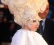 Lady Gaga à son arrivée aux Brit Awards, à Londres, le 16 février 2010 !