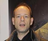 Le comédien Alain Bouzigues à l'avant-première du jeu vidéo Heavy Rain de Sony pour la PS3 au cinéma Marignan des Champs Elysées à Paris le 16 février 2010