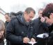Dany Boon, lors de la visite des décors de son nouveau film - Rien à déclarer -, à Macquenoise, le 11 février 2010.