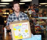 Dean McDermott (19 février 2010 dans un magasin de jouets de L.A.)