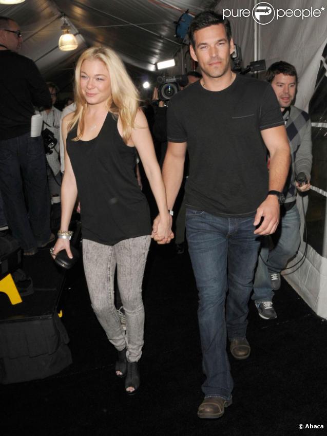 LeAnn Rimes et Eddie Cibrian participent à un tournoi de poker, à Los Angeles. 20/02/2010