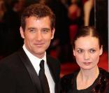 Clive Owen et sa femme Sarah-Jane lors de la cérémonie des Bafta, à Londres, le 21 février 2010 !