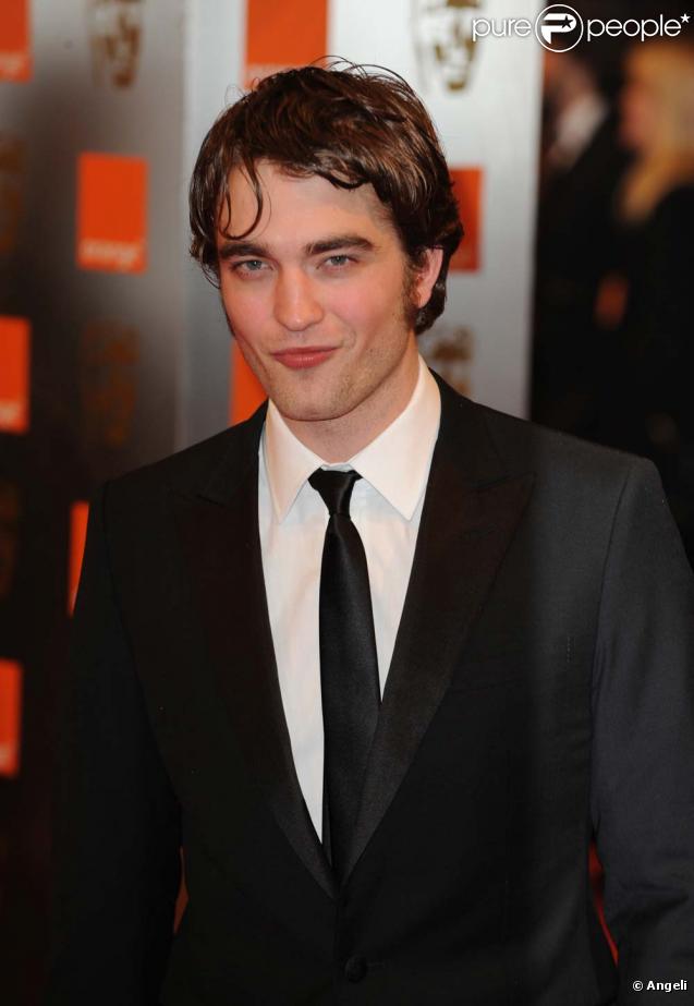 Robert Pattinson lors de la cérémonie des Bafta, à Londres, le 21 février 2010 !