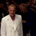 Mort d'Alexander McQueen : Kate Moss, Naomi, Stella très émues lors des funérailles du créateur...