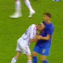 Coupe du Monde 2006 : Marco Materazzi reçoit des indemnités après ses insultes envers Zidane...