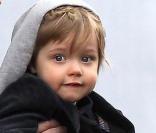 Avec papa Brad, Shiloh est un petit garçon manqué  