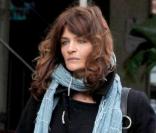 Helena Christensen à New York en plein shopping. Le 4 mars 2010
