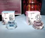 Vous laisserez-vous séduire par la double-fragrance de Pamela Anderson, Malibu et Malibu Night ? 