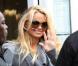 Pamela Anderson jouerait-elle de son charme pour nous faire acheter ses paquets de chips ? 