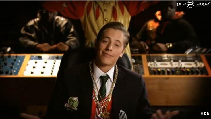 Le très décalé Laszlo Jones a invité son producteur... Pierre Sarkozy dans le clip de Download me I'm free. Quand le King of the World rencontre le Prince of Hip Hop...