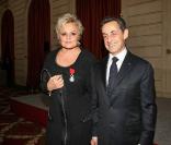 Nicolas Sarkozy décore Muriel Robin... et en profite pour régler ses comptes !