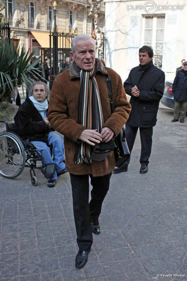 Pierre Douglas et en arrière-plan, Frédéric Zeitoun, lors des obsèques de Patrick Topaloff le 11 mars 2010 à Paris en l'église orthodoxe de la rue Daru