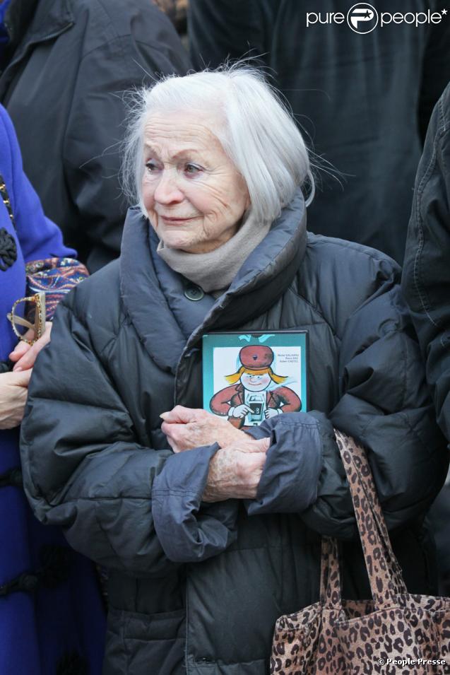 Ginette Garcin lors des obsèques de Patrick Topaloff le 11 mars 2010 à Paris en l'église orthodoxe de la rue Daru