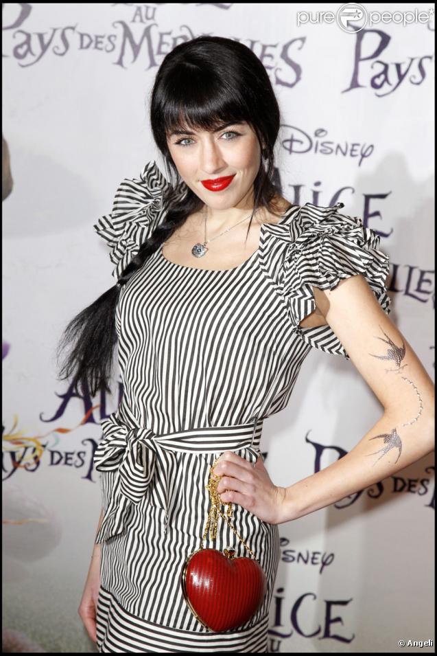 Nolwenn Leroy lors de la première à Paris d'Alice au Pays des merveilles le 15 mars 2010