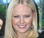 Malin Akerman au générique de  The Romantics. 