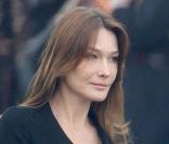 Un nouveau cliché sexy de Carla Bruni vendu à Londres, le 19 mars 2010 !