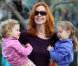 Marcia Cross : Les pieds dans le sable et la tête dans les nuages... elle ne quitte pas ses adorables choupettes !