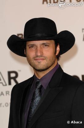 Robert Rodriguez sera sur internet en direct le jeudi 31 mars pour discuter de  Predators  avec les fans du monde entier.